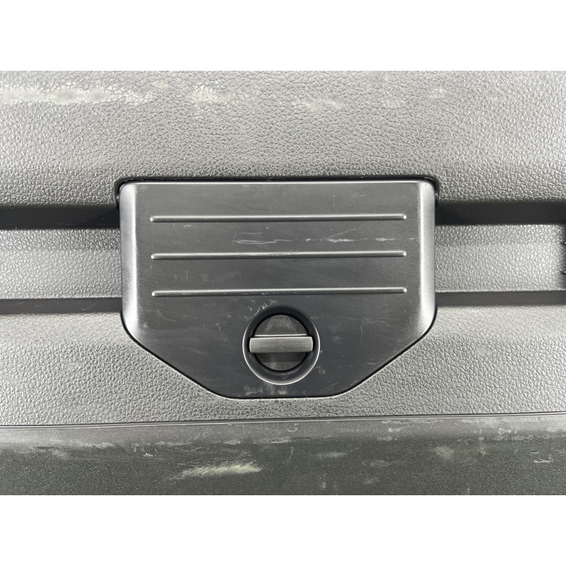 Обшивка крышки багажника (салон) Volkswagen Touareg II NF 2013 3.0 TDI 7P6867601C82V