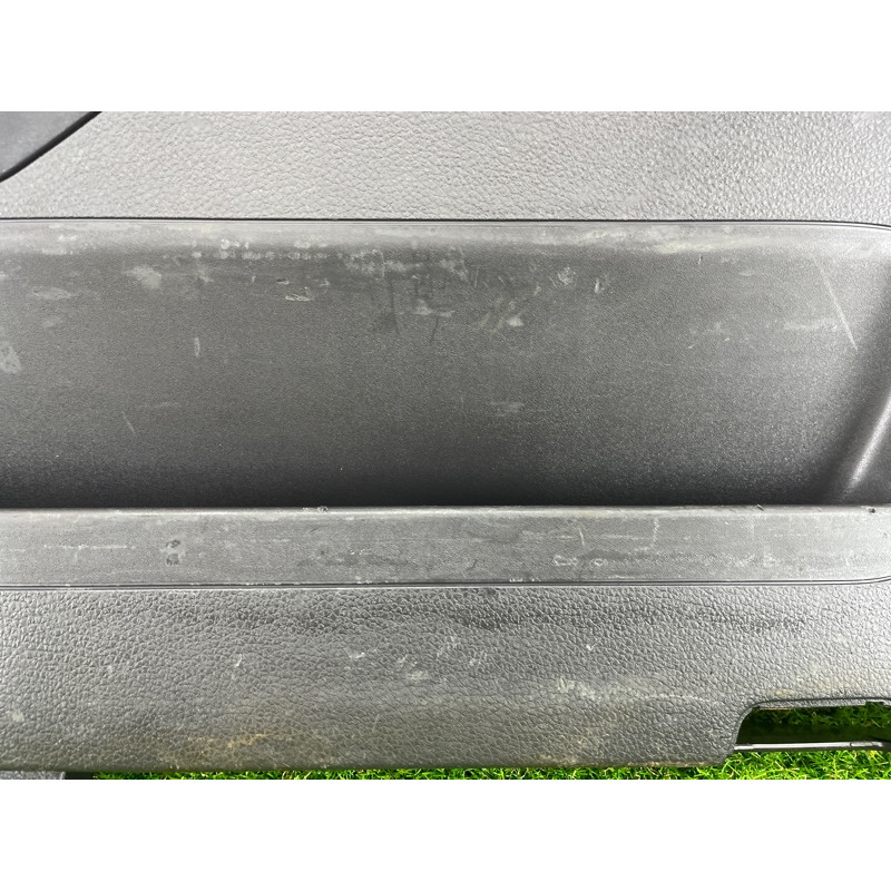 Обшивка крышки багажника (салон) Volkswagen Touareg II NF 2013 3.0 TDI 7P6867601C82V