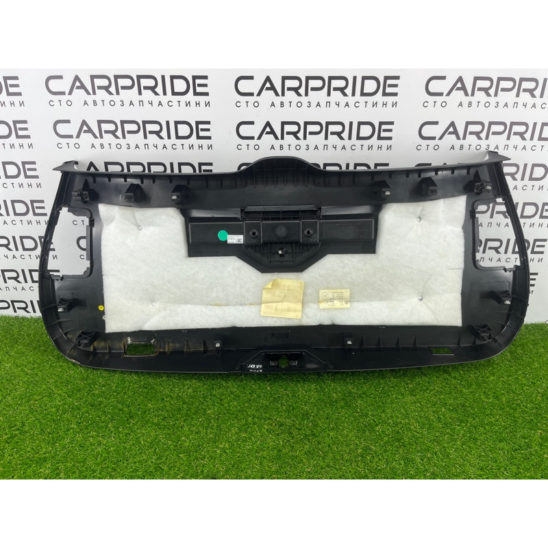 Обшивка крышки багажника (салон) Volkswagen Touareg II NF 2013 3.0 TDI 7P6867601C82V