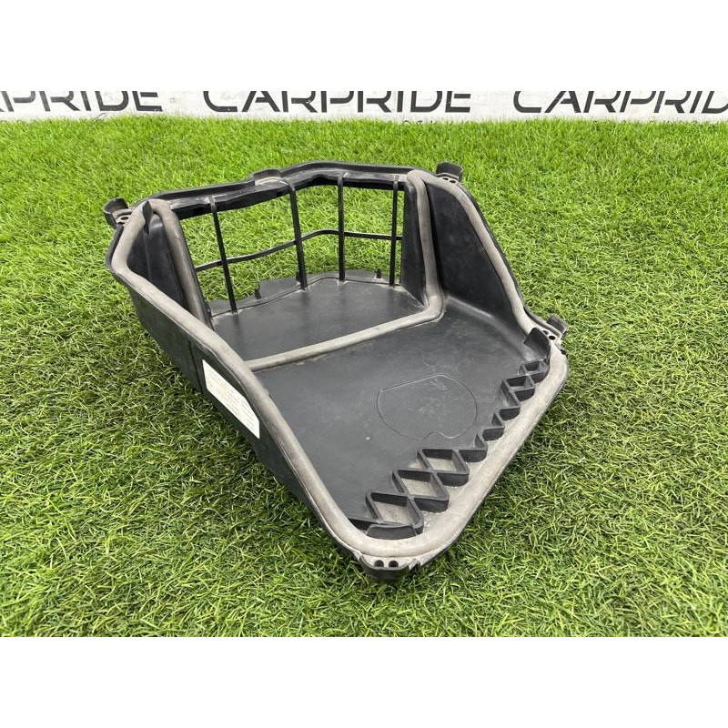 Крышка корпуса воздушного фильтра (впускная система) BMW 5-series F10 2013 N63B44 64119216222