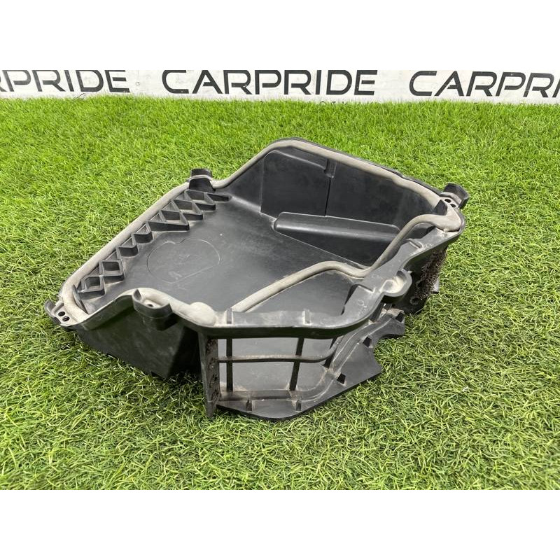 Крышка корпуса воздушного фильтра (впускная система) BMW 5-series F10 2013 N63B44 64119216222