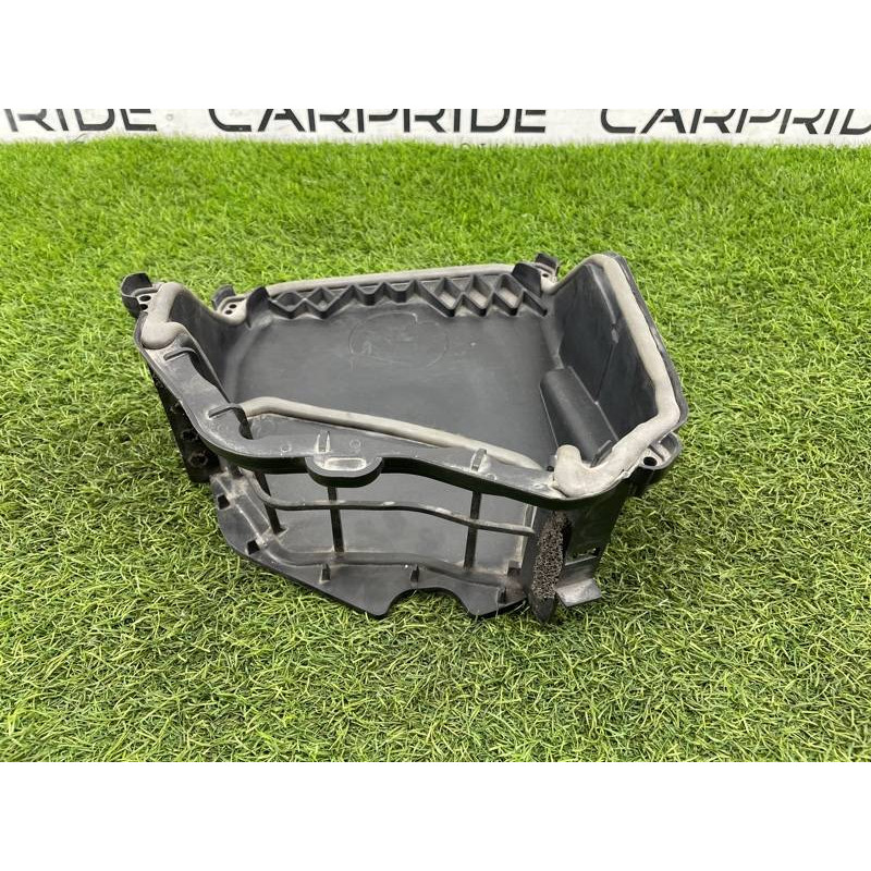 Крышка корпуса воздушного фильтра (впускная система) BMW 5-series F10 2013 N63B44 64119216222