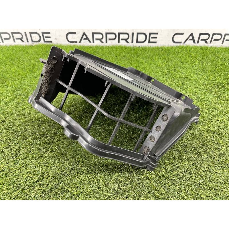 Крышка корпуса воздушного фильтра (впускная система) BMW 5-series F10 2013 N63B44 64119216222