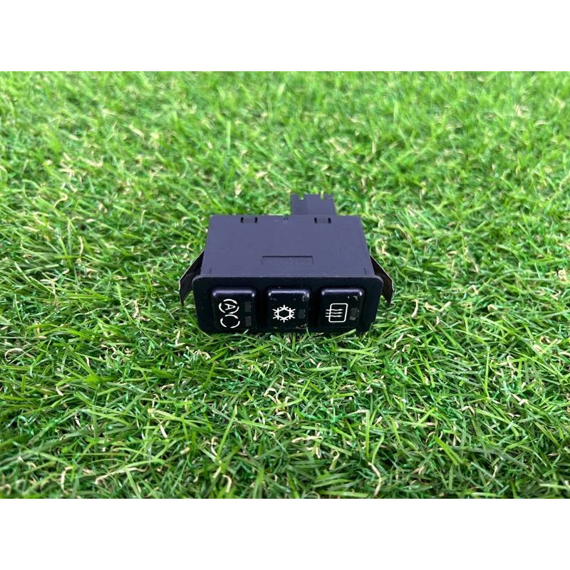 Кнопка климат контроля (электрика / кнопки) BMW 5-series E34 61311391767