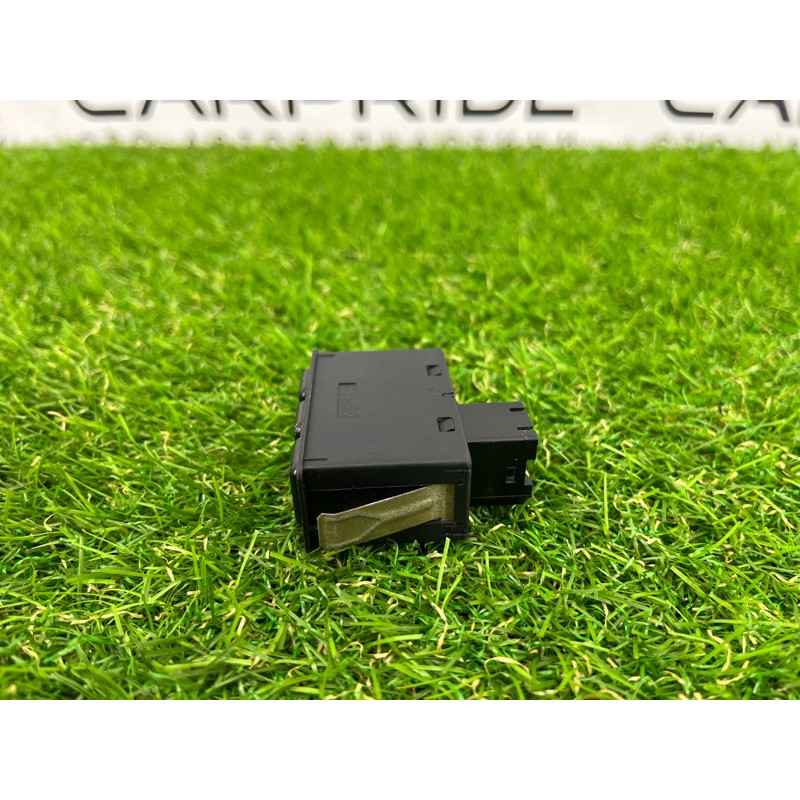 Кнопка климат контроля (электрика / кнопки) BMW 5-series E34 61311391767