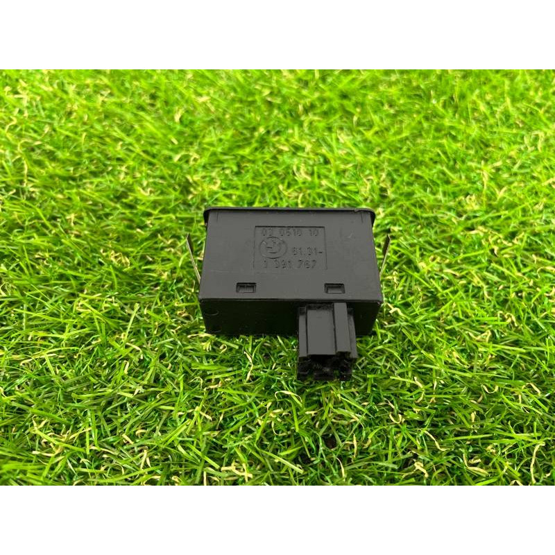 Кнопка климат контроля (электрика / кнопки) BMW 5-series E34 61311391767