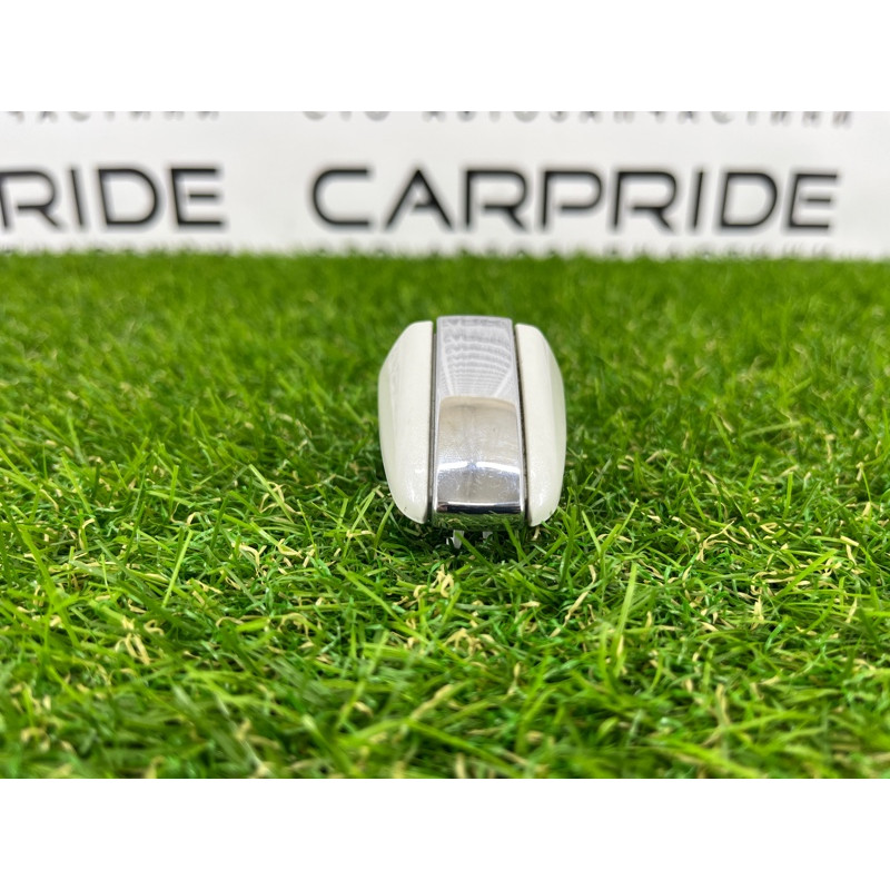 Заглушка внешней ручки (кузов и элементы) Toyota Sienna XL30 692500T040J2