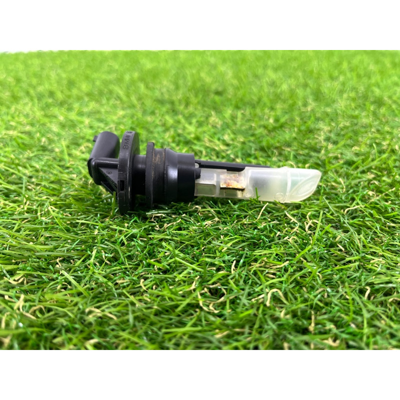 Датчик уровня жидкости (электрика / датчики) BMW 7-series E38 61318360459