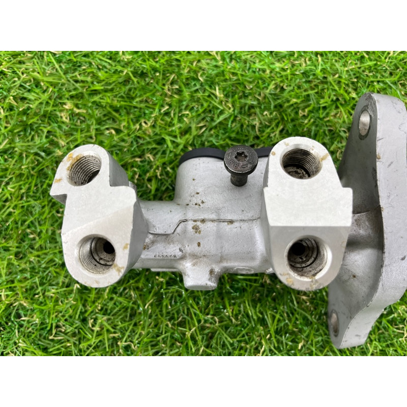 Главный тормозной цилиндр (тормозная система) BMW 3-series E46