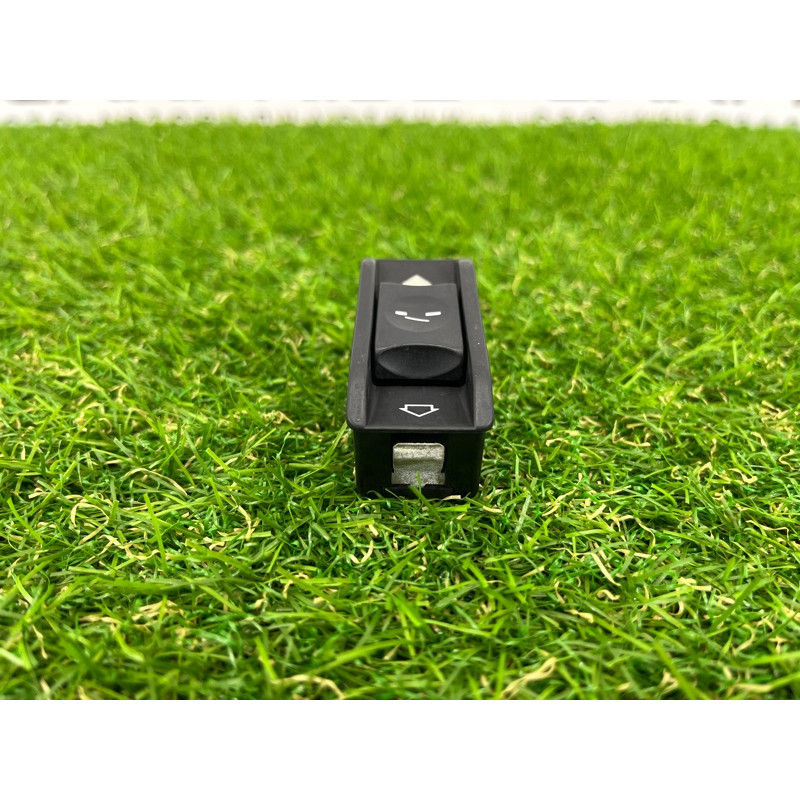 Кнопка сдвижной крышки люка (электрика / кнопки) BMW 7-series E38 1996 M60B40 61318352182