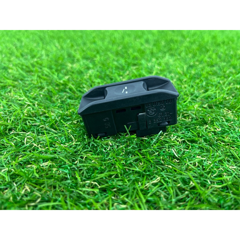 Кнопка сдвижной крышки люка (электрика / кнопки) BMW 7-series E38 1996 M60B40 61318352182