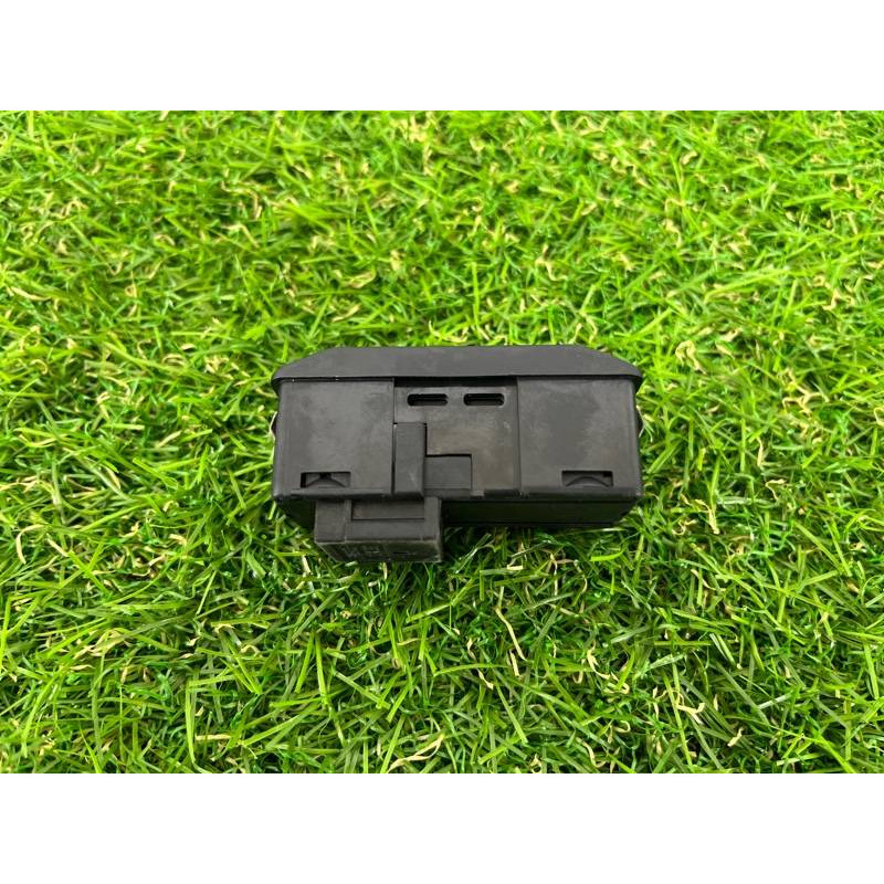 Кнопка сдвижной крышки люка (электрика / кнопки) BMW 7-series E38 1996 M60B40 61318352182