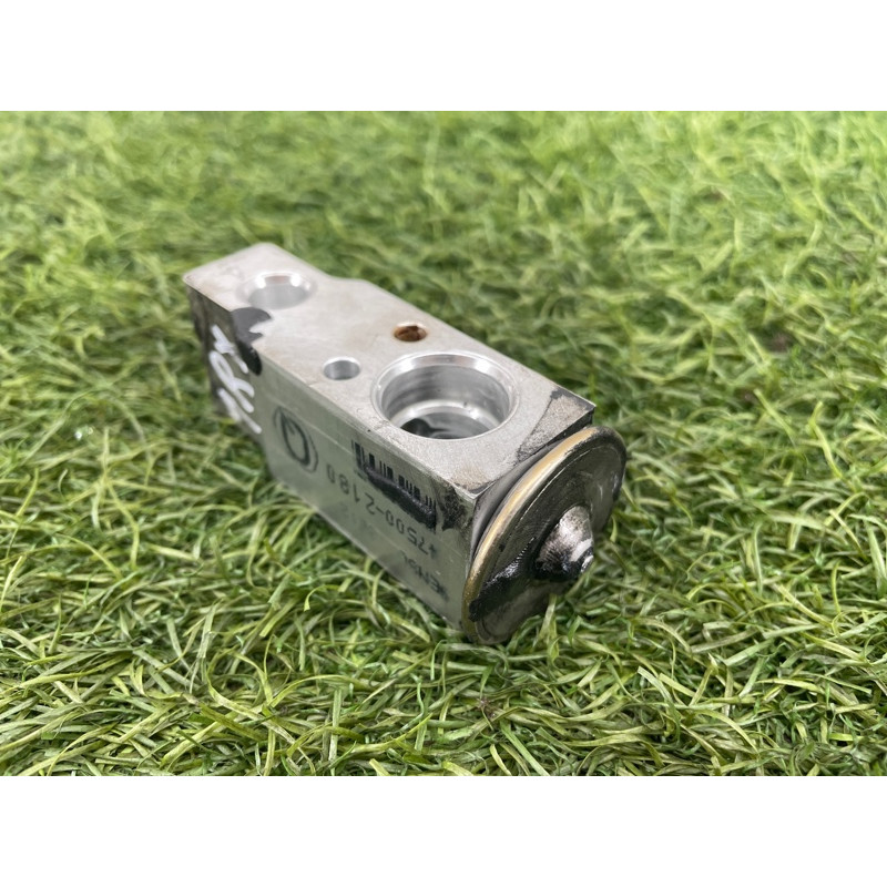 Клапан испарителя кондиционера (отопление и кондиционирование) Lexus RX XU30 2007 3.0 1MZ-FE 8851535020