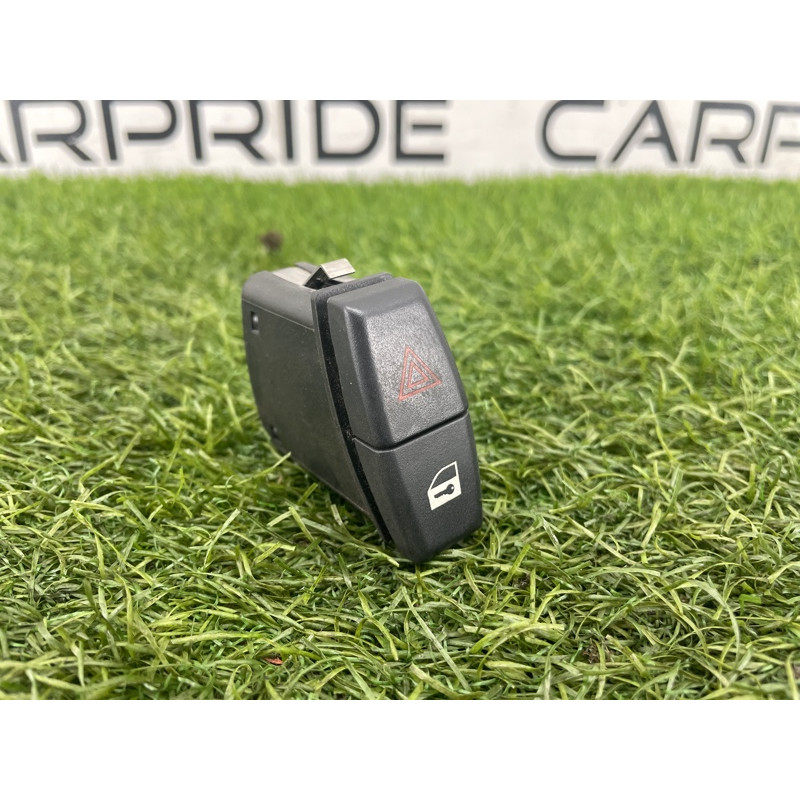 Кнопка аварийной сигнализации (электрика / кнопки) BMW 5-series E60 M54b30 61316919506