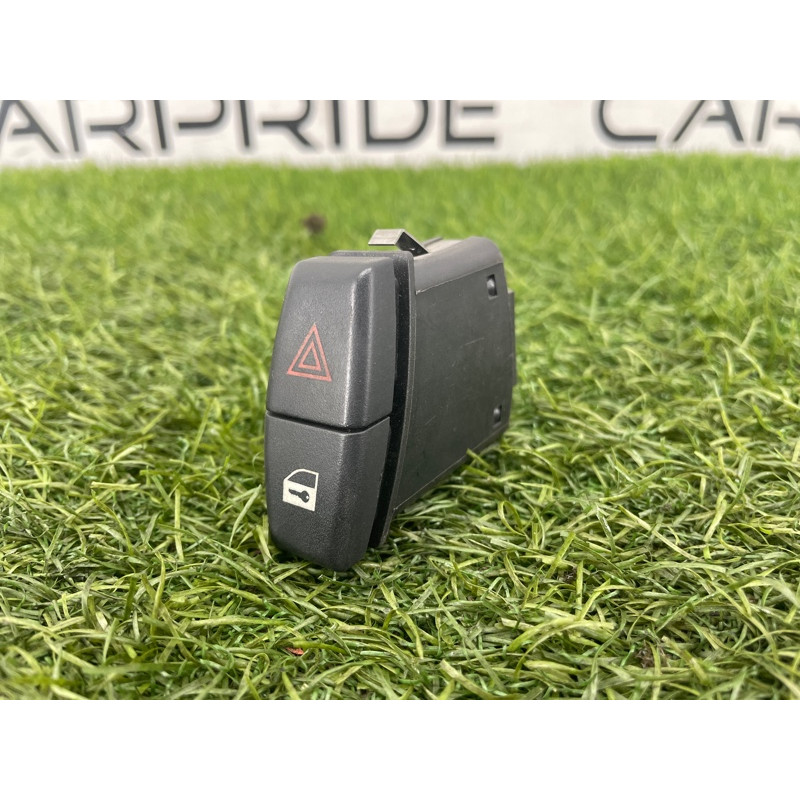 Кнопка аварийной сигнализации (электрика / кнопки) BMW 5-series E60 M54b30 61316919506