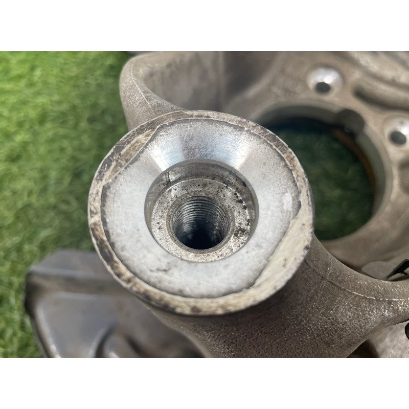 Цапфа подвески (подвеска) AUDI A8 D4 2011 4,2 4H0505431C