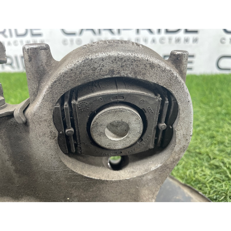 Цапфа подвески (подвеска) AUDI A8 D4 2011 4,2 4H0505431C