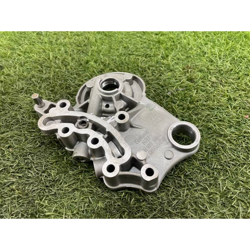 Опорный кронштейн распредвала (двигатель и элементы) VOLKSWAGEN TIGUAN 5N 2.0 06H103144J