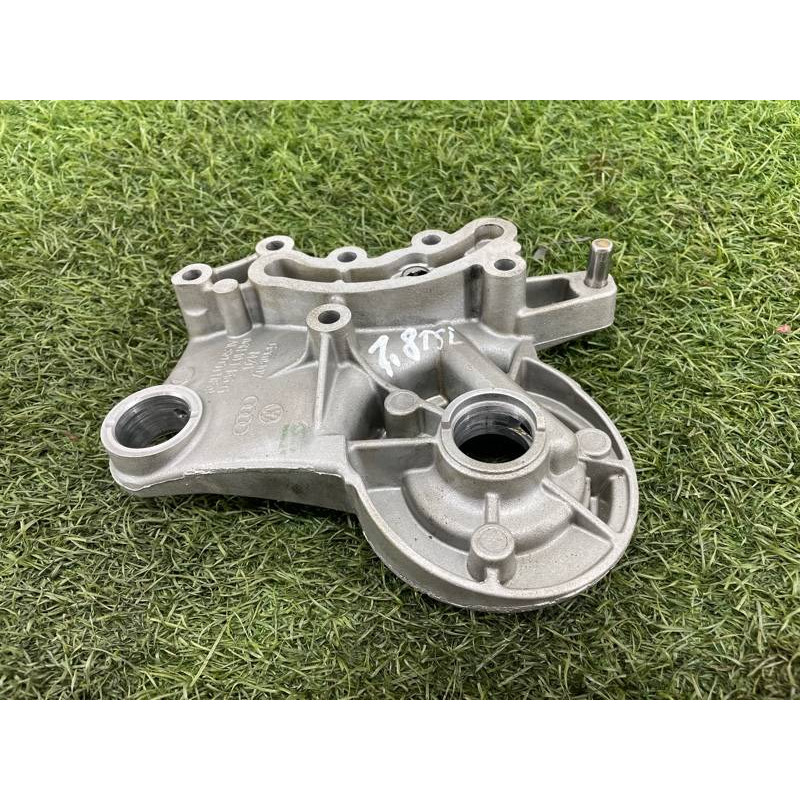 Опорный кронштейн распредвала (двигатель и элементы) VOLKSWAGEN TIGUAN 5N 2.0 06H103144J