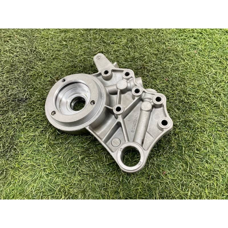 Опорный кронштейн распредвала (двигатель и элементы) VOLKSWAGEN TIGUAN 5N 2.0 06H103144J