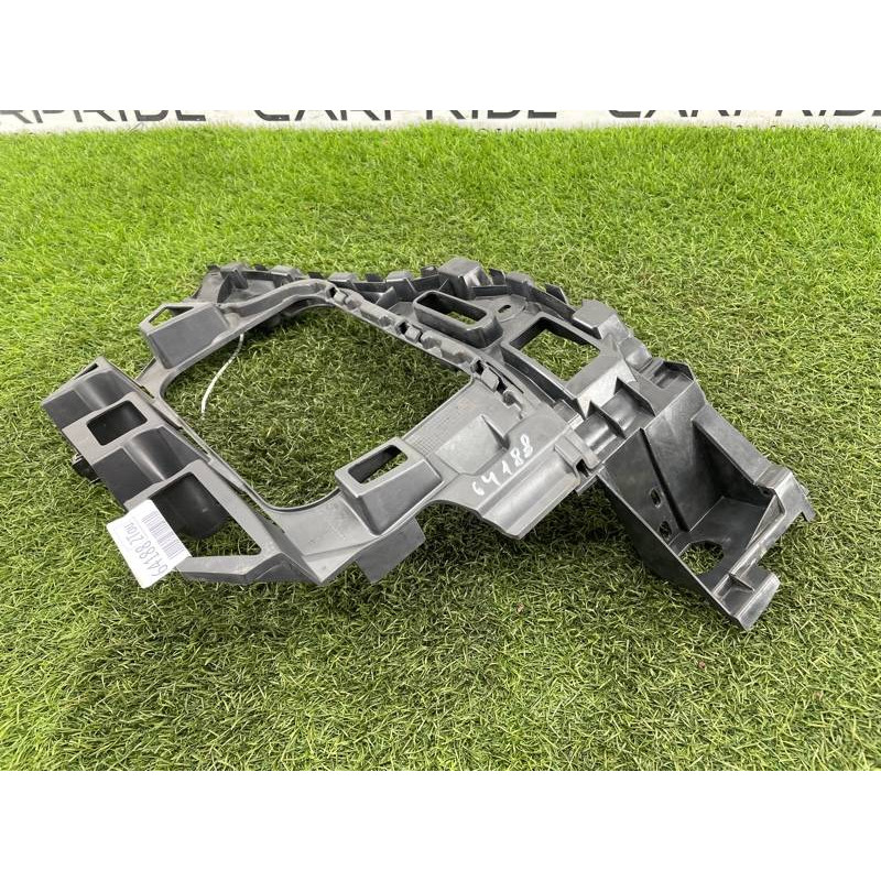 Крепление бампера (кузов и элементы) Volkswagen Touareg NF 2013 3.0 TDI CRCA 7p6807393a