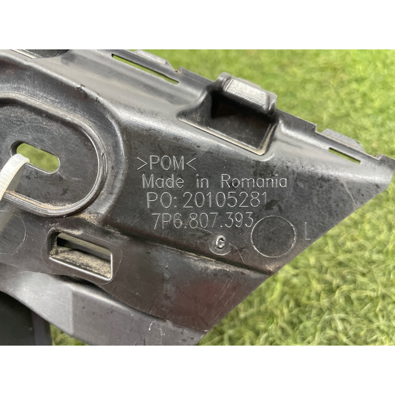 Крепление бампера (кузов и элементы) Volkswagen Touareg NF 2013 3.0 TDI CRCA 7p6807393a