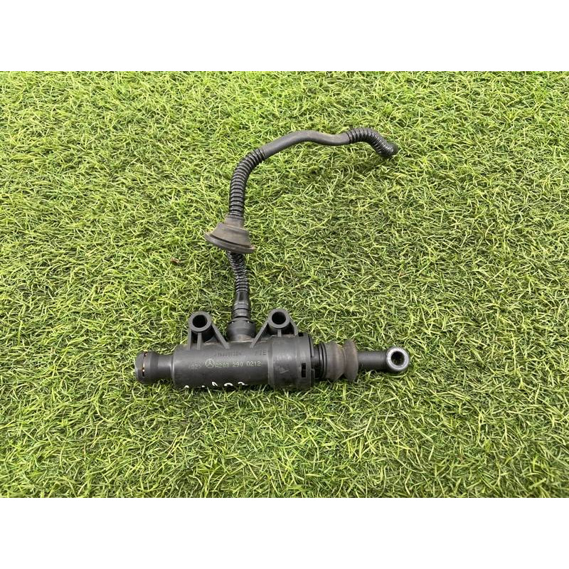 Главный цилиндр сцепления (трансмиссия) Mercedes-Benz C-class W203 1.8 M111.951 A2032900212