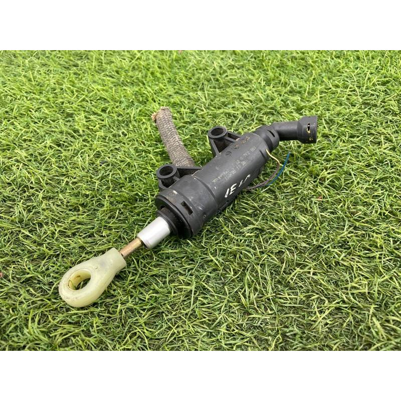 Главный цилиндр сцепления (трансмиссия) BMW 5-series E60 2004 M54B22 21526777344