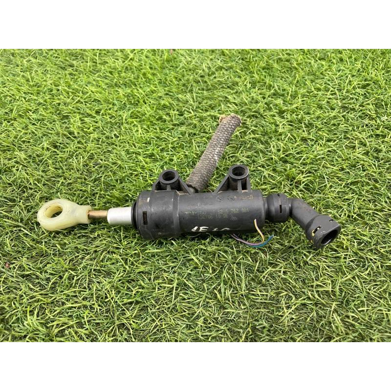 Главный цилиндр сцепления (трансмиссия) BMW 5-series E60 2004 M54B22 21526777344