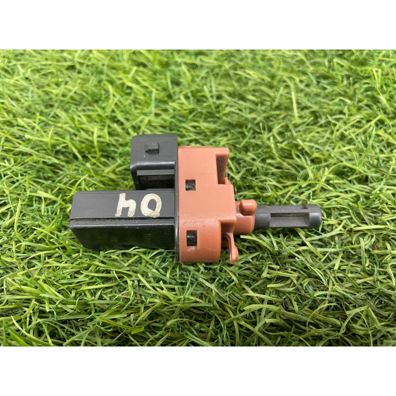 Концевик педали сцепления (электрика / датчики) Mazda 6 GG 2002 2.0 RF5 GJ6A6649Y