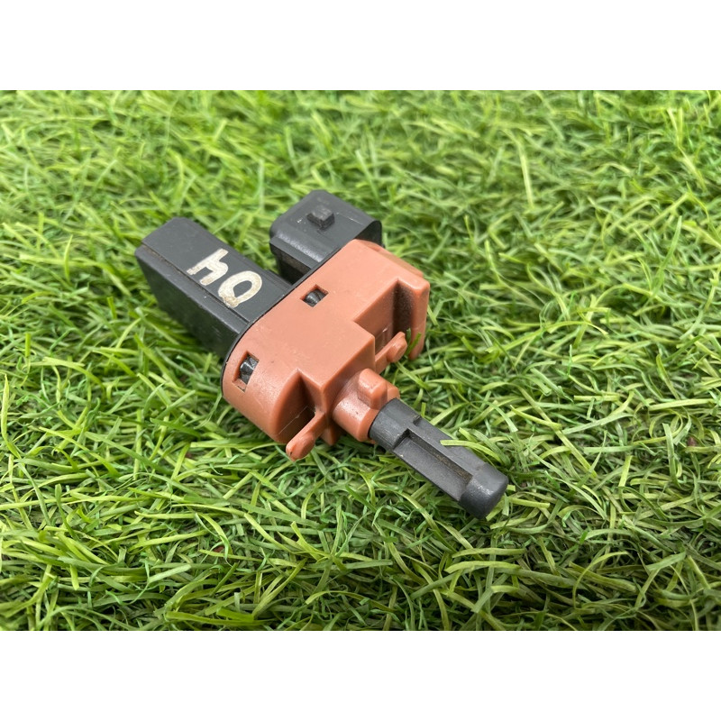 Концевик педали сцепления (электрика / датчики) Mazda 6 GG 2002 2.0 RF5 GJ6A6649Y