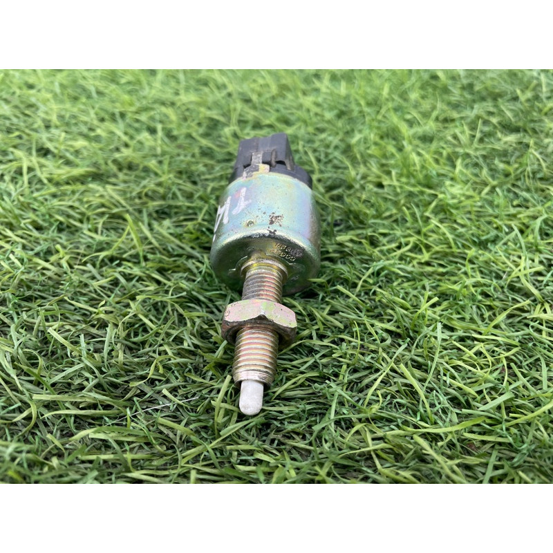 Концевик педали тормоза (электрика / датчики) KIA Sorento BL 2005 2.5 CRDI 938103E000