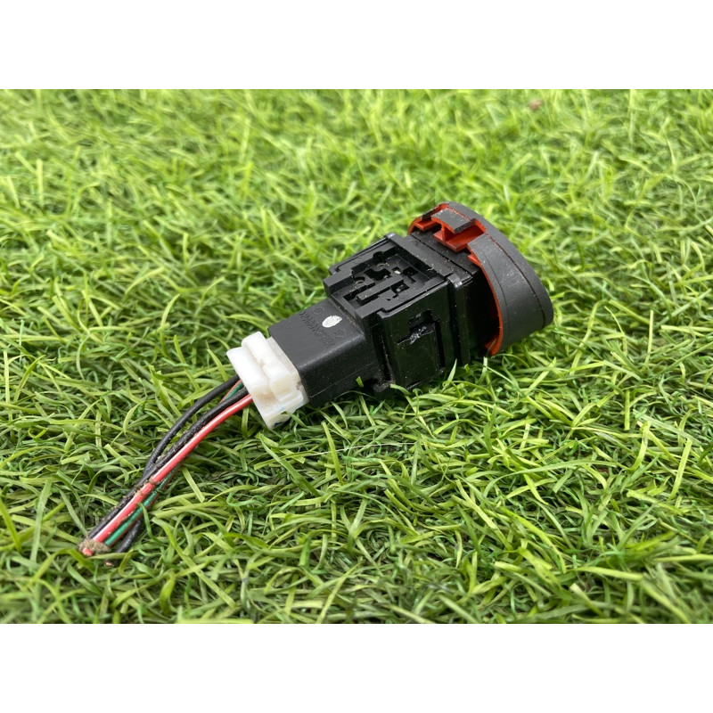 Кнопка аварийной сигнализации (электрика / кнопки) Nissan Almera B10 2008 1,6 QG16 2591095F0A