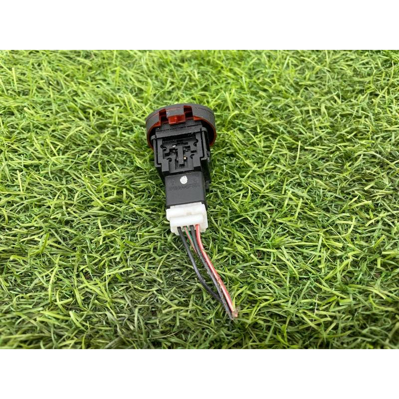 Кнопка аварийной сигнализации (электрика / кнопки) Nissan Almera B10 2008 1,6 QG16 2591095F0A