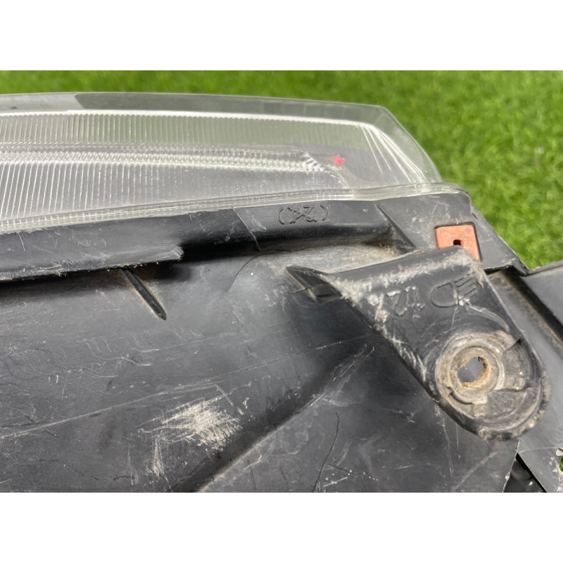 Фара (оптика) Mitsubishi Galant 8 2.4GDI MR339378