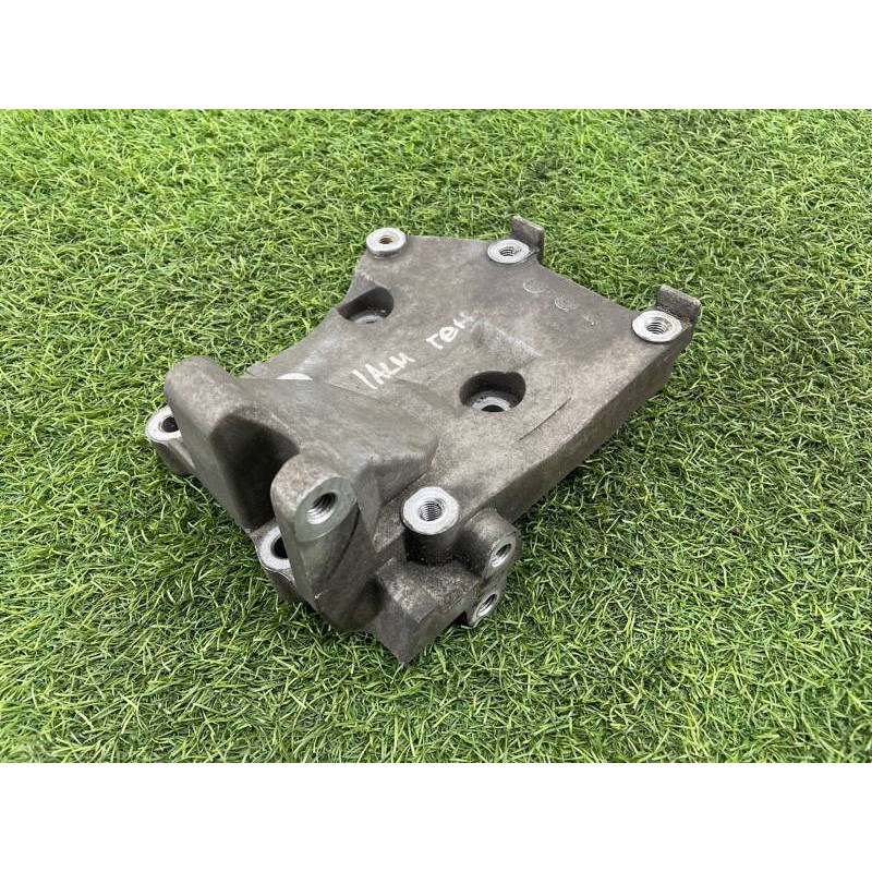 Кронштейн генератора (кронштейны двигателя) Nissan Almera B10 2008 1,6 QG16 1191095F0A