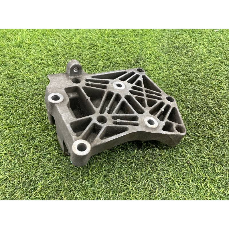 Кронштейн генератора (кронштейны двигателя) Nissan Almera B10 2008 1,6 QG16 1191095F0A