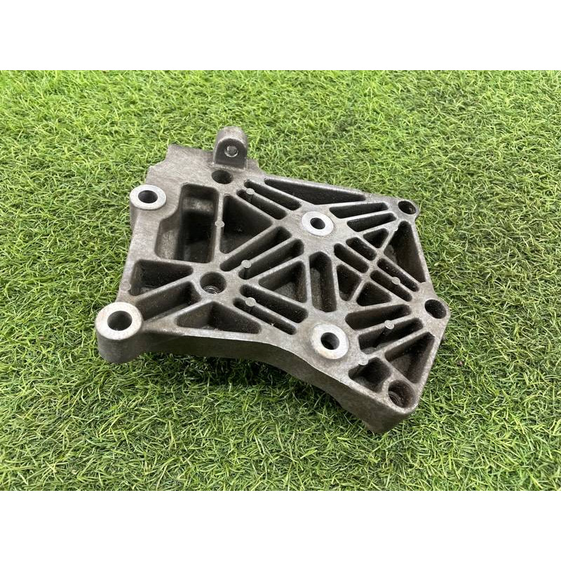 Кронштейн генератора (кронштейны двигателя) Nissan Almera B10 2008 1,6 QG16 1191095F0A