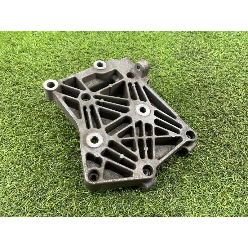 Кронштейн генератора (кронштейны двигателя) Nissan Almera B10 2008 1,6 QG16 1191095F0A