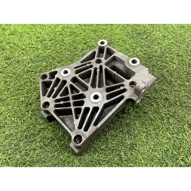 Кронштейн генератора (кронштейны двигателя) Nissan Almera B10 2008 1,6 QG16 1191095F0A