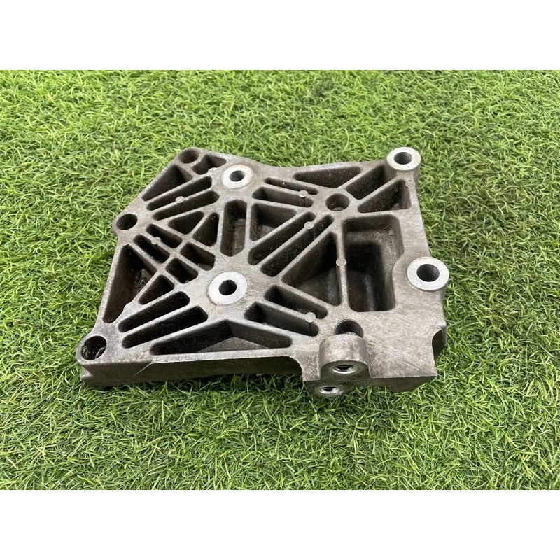 Кронштейн генератора (кронштейны двигателя) Nissan Almera B10 2008 1,6 QG16 1191095F0A