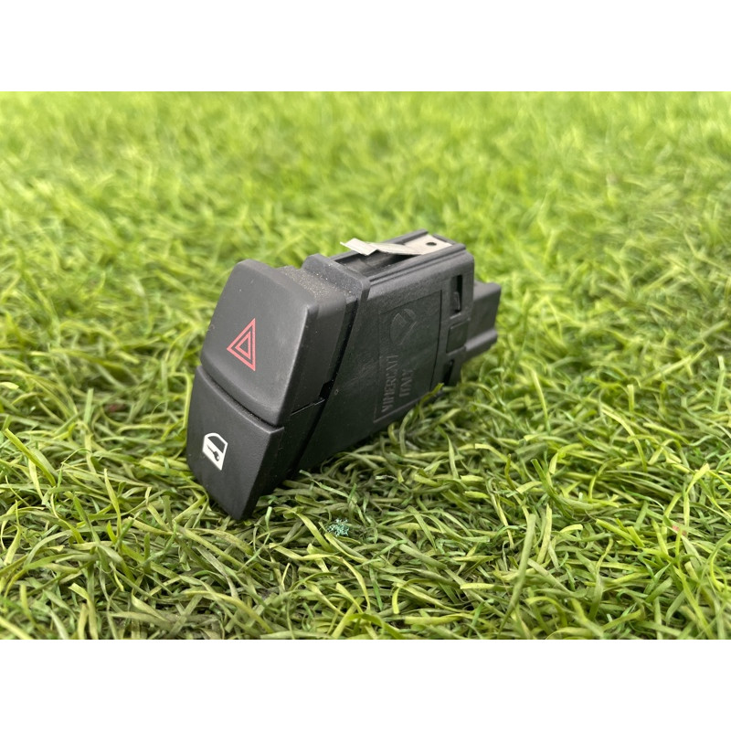 Кнопка аварійної сигналізації (електрика / кнопки) BMW 3-series F30 2014 N20B20 61319231786