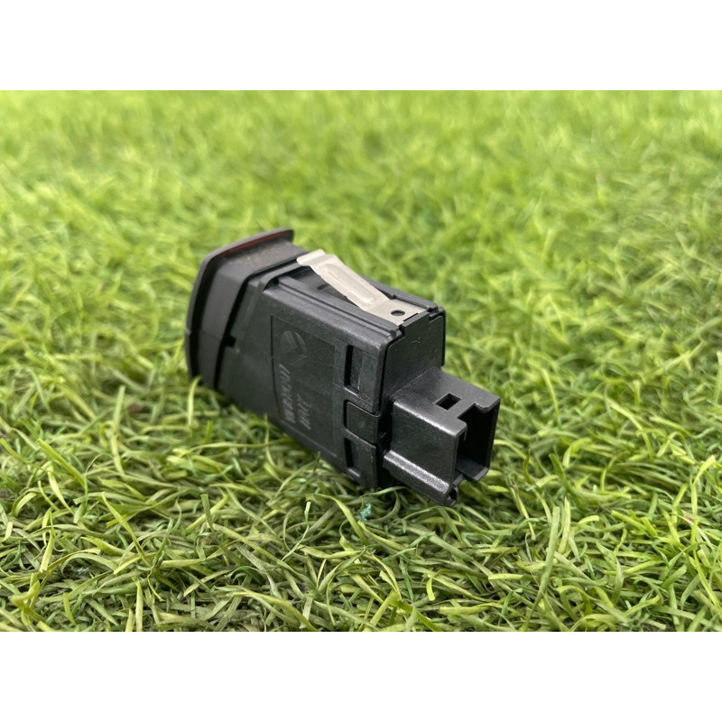 Кнопка аварійної сигналізації (електрика / кнопки) BMW 3-series F30 2014 N20B20 61319231786