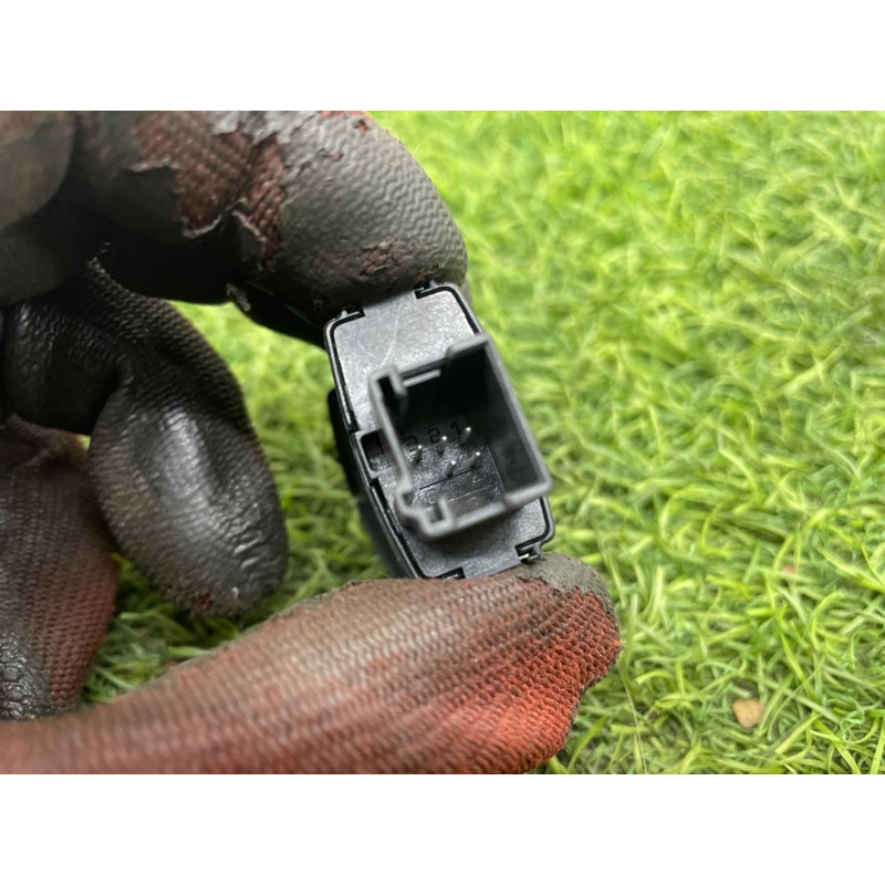 Кнопка аварійної сигналізації (електрика / кнопки) BMW 3-series F30 2014 N20B20 61319231786