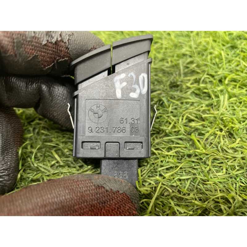 Кнопка аварійної сигналізації (електрика / кнопки) BMW 3-series F30 2014 N20B20 61319231786