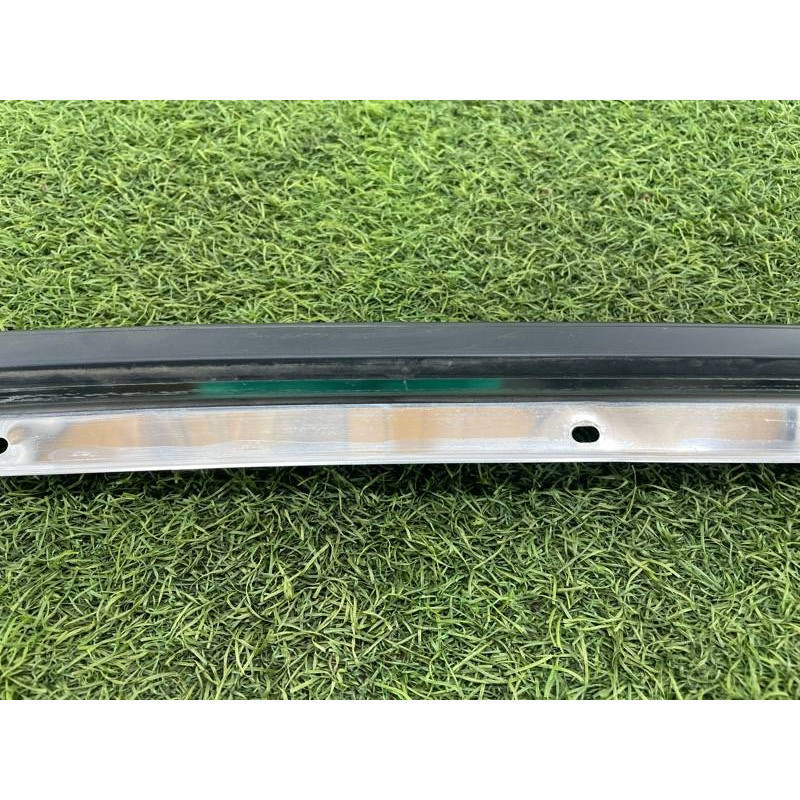 Молдинг лобового стекла (кузов и элементы) Nissan Almera B10 2008 1,6 QG16 7276295F0A