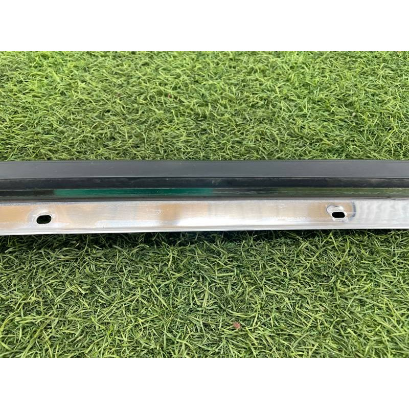 Молдинг лобового стекла (кузов и элементы) Nissan Almera B10 2008 1,6 QG16 7276295F0A