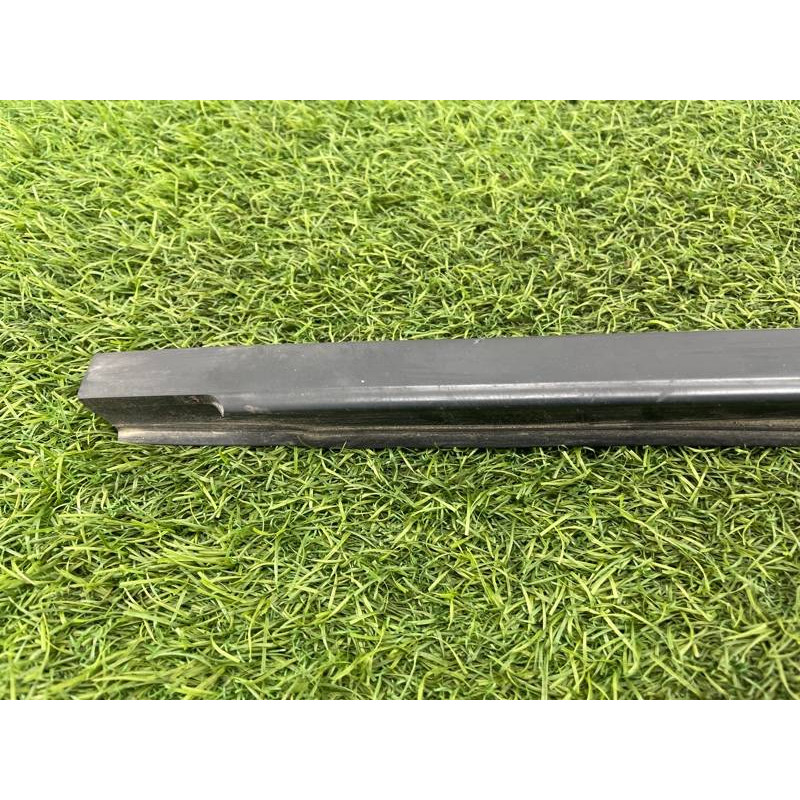 Молдинг лобового стекла (кузов и элементы) Nissan Almera B10 2008 1,6 QG16 7276295F0A