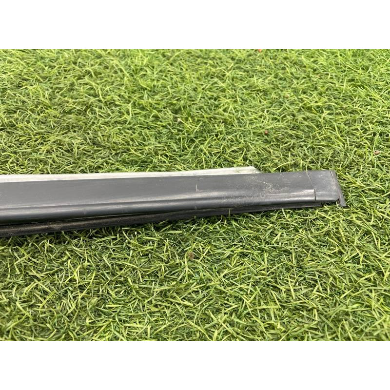 Молдинг лобового стекла (кузов и элементы) Nissan Almera B10 2008 1,6 QG16 7276295F0A