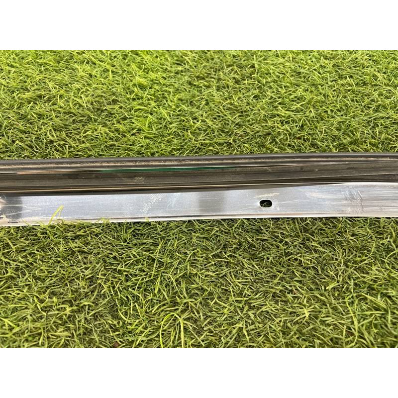 Молдинг лобового стекла (кузов и элементы) Nissan Almera B10 2008 1,6 QG16 7276295F0A